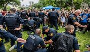۱۷۰۰ نفر در تظاهرات دانشجویی در آمریکا بازداشت شدند