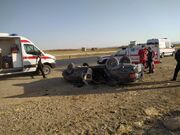 واژگونی خودرو دنا ۶ مصدوم در جاده ساروق به خنداب برجا گذاشت
