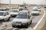 ترافیک نیمه سنگین در جاده هراز / چالوس و آزادراه تهران - شمال همچنان یکطرفه