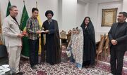 برگزاری مراسم تجلیل از دانش‌آموز مدال‌آور جهانی در کتابخانه حرم رضوی