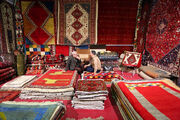 سقوط فرش دستباف ایرانی به رتبه ششم جهانی!/ فرش‌های افغانستان با برچسب ایرانی به فروش می‌رسد؟