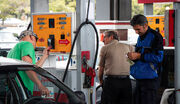 تخصیص بنزین به هر فرد به جای هر خودرو؛ تحقق عدالت در مصرف سوخت