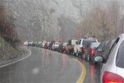 بارش باران در جاده‌های ۲۷ استان/ ترافیک سنگین در جاده چالوس
