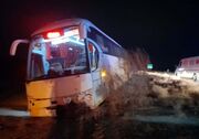 تصادف اتوبوس حامل دانش‌آموزان در محور یزد-طبس ۸ مصدوم برجا گذاشت