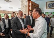 دیدار و گفتگوی اسماعیل هنیه با نخست وزیر مالزی در خصوص آخرین تحولات غزه