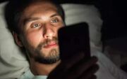 بحران اختلال خواب بر اثر استفاده اعتیادگونه از تلفن همراه