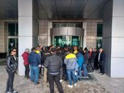 تجمع کارگران ابنیه فنی راه آهن شمال در اعتراض به تغییر پیمانکار (۱۴۰۲/۱۱/۰۹)