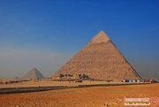 عکس | هرم بزرگ مصر تغییر شکل داد