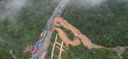 ریزش مرگبار بزرگراه در چین با ۳۶ کشته