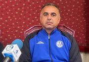 مربی استقلال خوزستان:داور با نشان دادن کارت زردهای ناعادلانه، در نتیجه بازی با پرسپولیس دخالت کرد