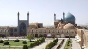 کاشی‌های پایین گنبد مسجد امام اصفهان در حال ریزش است