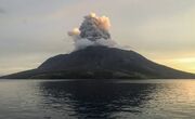 ویدئو| فوران دود و خاکستر از کوه آتشفشان روانگ اندونزی