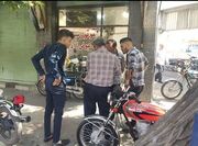 ارائه برگ اخطاریه به موتور سیکلت فروشان سدمعبر کننده درخیابان فلسطین