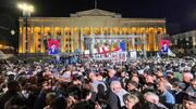 تظاهرات هزاران تن در گرجستان در اعتراض به لایحه جنجالی «عوامل خارجی»؛ پلیس با معترضان گرجستانی درگیر شد / ویدئو و تصاویر