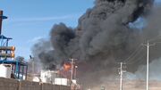 انفجار در مینی پالایشگاه بیرجند / آتش به ۱۸ مخزن سرایت کرده است + فیلم