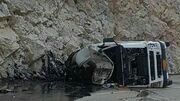 واژگونی تانکر ۳۰ هزار لیتری بنزین در محور خرم‌آباد به سلسله