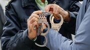 دستبند پلیس دیّر بر دستان سارق تجهیزات مخابراتی