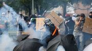 پلیس آمریکا با گاز اشک‌آور به دانشجویان حامی فلسطین در دانشگاه فلوریدای جنوبی حمله کرد