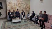 دیدار معاون وزیر کار با خانواده شهید وطن خواه کردستان
