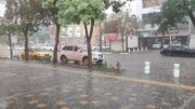 بارش بی‌سابقه تگرگ و باران در مشهد؛ آبگرفتگی معابر در برخی خیابان‌ها+ فیلم