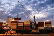 جنگ هم حریف لابی واردات از امارات نشد