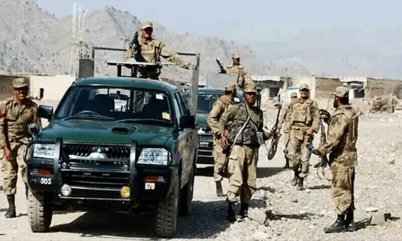 تلاطم در پاکستان؛ ۷۱ کشته در عملیات ارتش در بلوچستان و انفجار انتحاری در خیبرپختونخوا