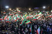 اجتماع شبانه در میدان انقلاب تهران