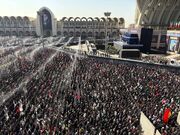 اقامه نماز بر پیکر رهبر شهیدو خانواده ایشان+ فیلم و عکس