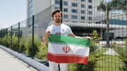 سلبریتی آمریکایی پرچم ایران را به اهتزار درآورد