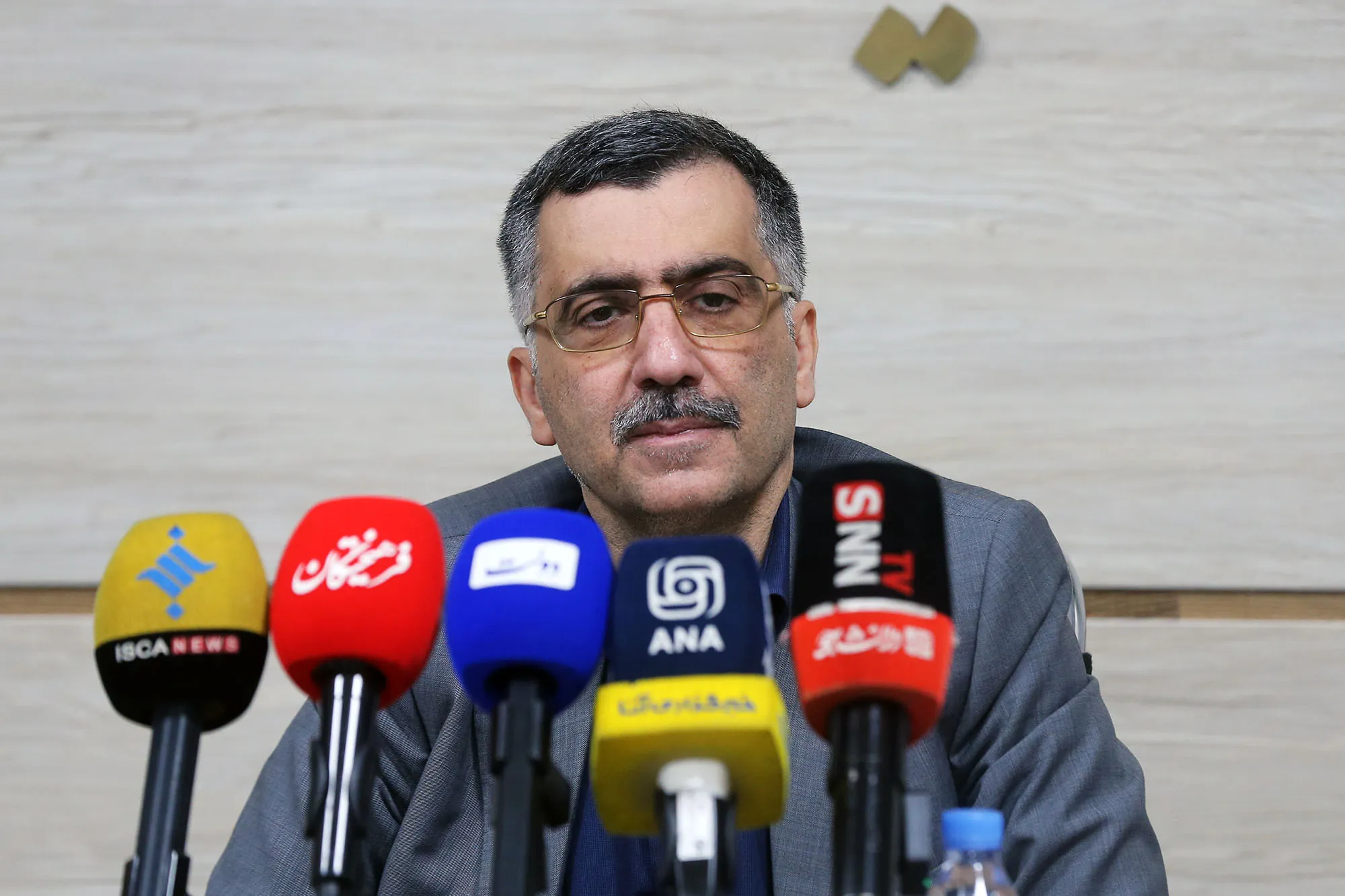 معاون تحقیقات وزارت بهداشت: ضرورت یافتن راههای جدید برای مقابله با تحریمهای علمی