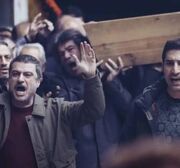 مسافران قایق در ساحل «بهشت» پیاده شدند/آغاز تأثیرگذار با عشق پدری