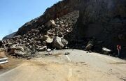 انسداد آزادراه قزوین-رشت به علت ریزش کوه