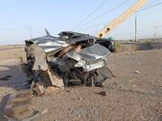سرعت غیرمجاز در محور کرمان_بم حادثه آفرید/ جان باختن ۲ نفر در برخورد مرگبار پژو پارس با تیر برق