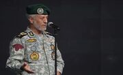 دریادار سیاری: تسلیم شدن در قاموس ملت ایران جایگاهی ندارد