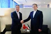 عراقچی با وزیر خارجه قرقیزستان دیدار کرد