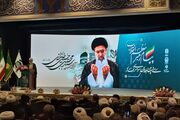 تقدیر از خانواده شهیده حداد عادل و سپهبد سلامی در سی و سومین اجلاس سراسری نماز