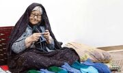 ننه عصمت درگذشت؛ بانویی که دستکش‌هایش نماد مقاومت شد