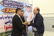 تجلیل از رئیس دانشگاه آزاد ورامین در آیین تکریم خادمان ورزش شهرستان پیشوا