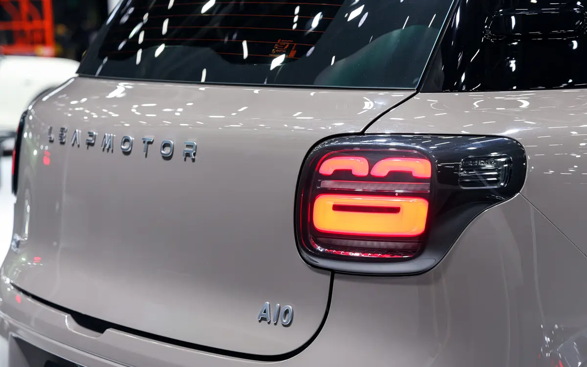 لیپ ‌موتور A10 ؛ کراس اووری از خودروساز جوان چینی (+عکس)