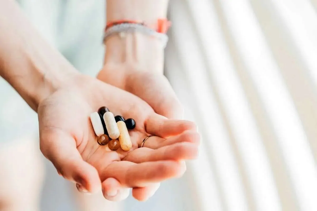 ۳ ترکیب مکملی که مغز را زودتر پیر می‌کنند