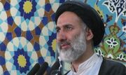 امام جمعه شهرکرد: دروغگویان عالم برای گرفتن آزادی ملت‌ها، اقدام به مذاکره می‌کنند