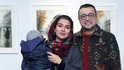 حضور خانوادگی سپند امیرسلیمانی در نمایشگاه همسر امیرعلی نبویان (عکس)