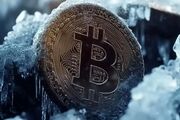 چرا بیت‌کوین یخ زد؟