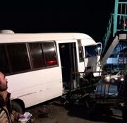 تصادف مینی بوس با ۲ دستگاه خودرو سواری در تهران با ۱۰ مصدوم