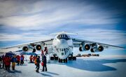 فرود حیرت انگیز هواپیمای غول پیکر ایلوشین IL-76 روی برف (فیلم)