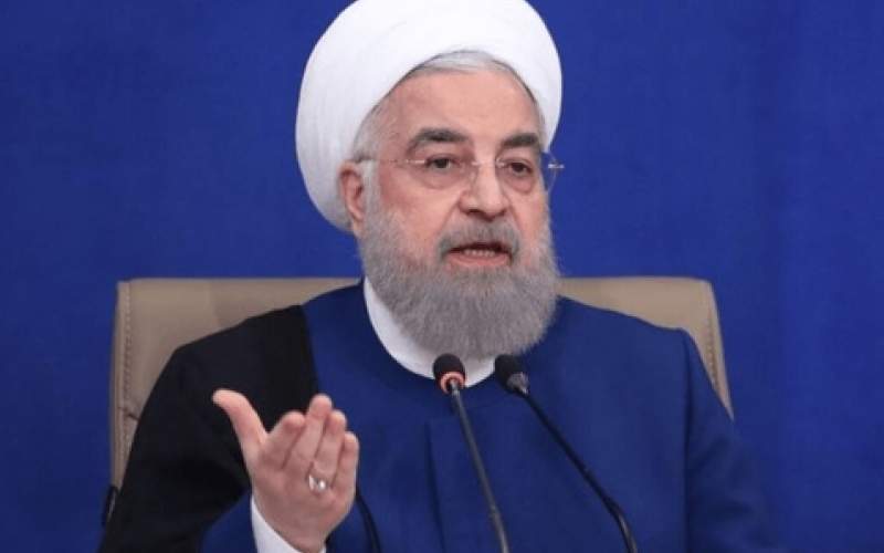 تجمع ضد روحانی در مقابل منزلش