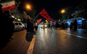 پلاکاردی عجیب در یکی از تجمعات