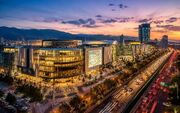 پشت ویترین مگامال‌ها