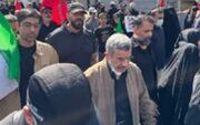 حضور احمدی نژاد در مراسم تشییع رهبر شهید انقلاب