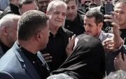 شعار خبرساز هنگام حضور پزشکیان در مراسم تشییع